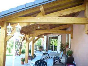 Charpente pour auvent sur terrasse en Meuse